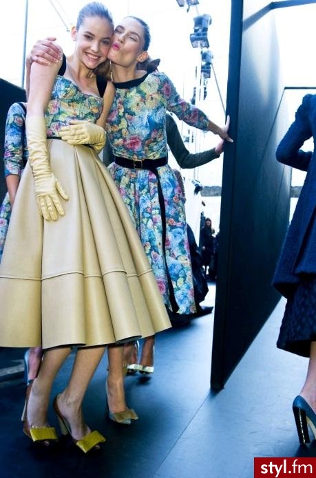 Sukienki Moda