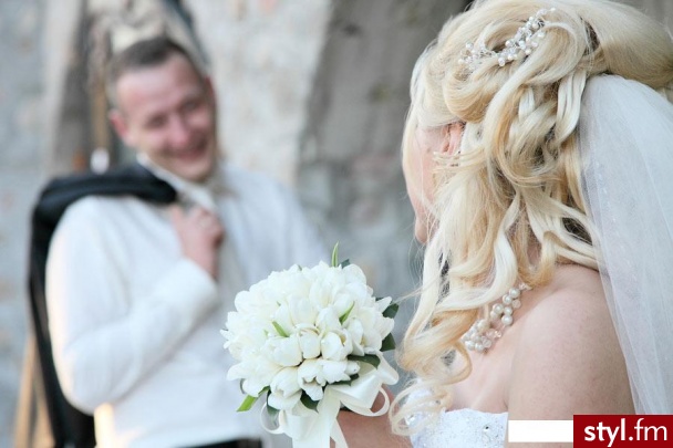 Ślubne Średnie Fryzury