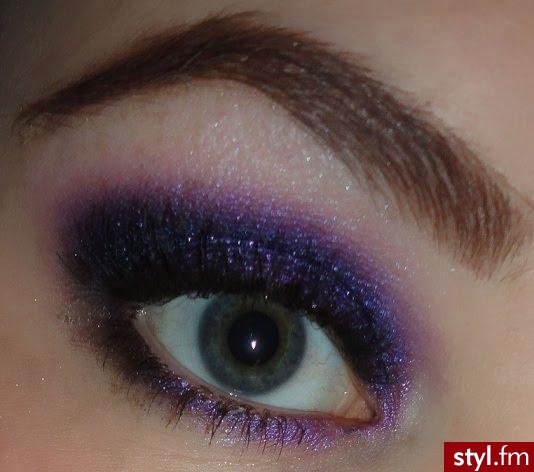 makijaż. Eyes
Urban Decay 24/7 cream eyeshadow pencil- Delinquent
MAC-
Stars and Rockets
Vapour
Inglot- AMC 64 - Makijaże