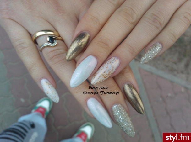 blondi nails - Paznokcie