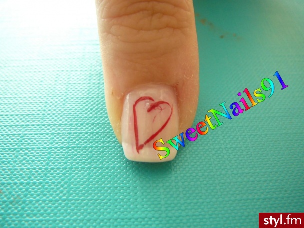 nails. French + Serduszka :) - Paznokcie
