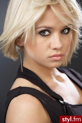 Średnie Fryzury