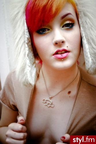 Suicide Girl. <3 - Punk Rock Alternatywne Średnie Fryzury