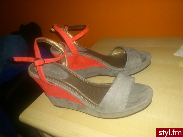 Mój Dzisiejszy Nabytek :P Śliczne koturny :)
 - Koturny Buty Moda