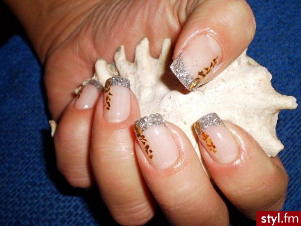 srebro. żel na naturalnych ;) - Paznokcie