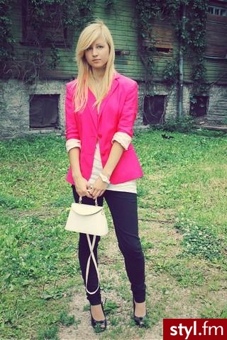 Jeżeli zdjęcie znajduje się już w galerii poproszę o link - Moda uliczna Inne Moda