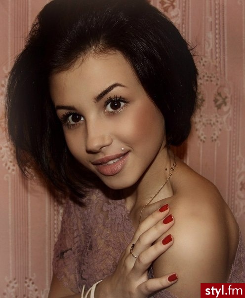 Średnie Fryzury