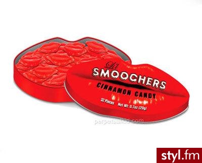 Cukierki odświeżające oddech o smaku cynamonu. Cena: $1.99! / zauważyłam, że ktoś z nudów polubił dawać mi same oceny jeden. jeśli masz jaja, to napisałbyś chociaż, dlaczego ;) - Misz-masz