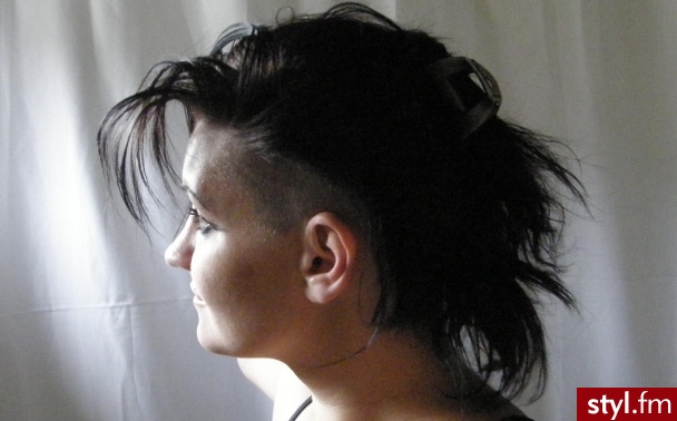 pierwszy krok do irokeza - Czarne Punk Rock Alternatywne Krótkie Fryzury