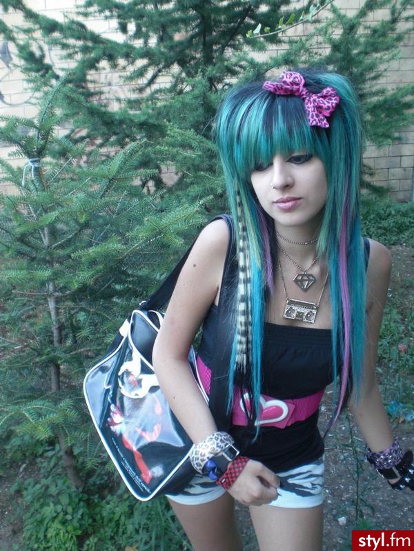 ............... - EMO Alternatywne Średnie Fryzury