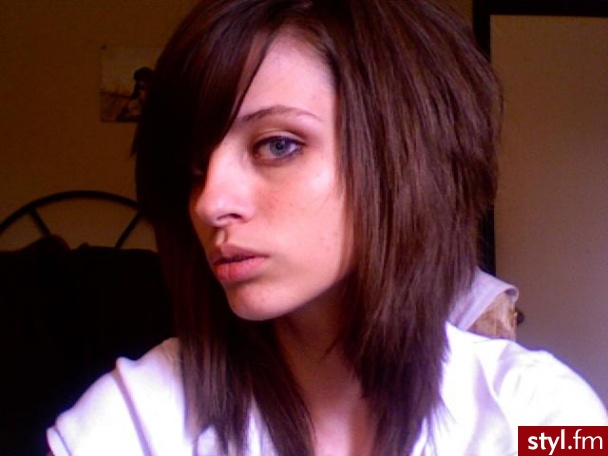 Emo - Brązowe EMO Alternatywne Średnie Fryzury