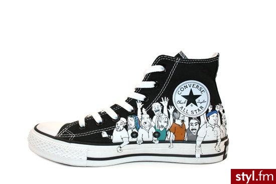 Butów szukaj w sklepach Converse. Kosztują 199 zł (i mają gratisowe fioletowe sznurówki!). - Pozostałe Buty Moda