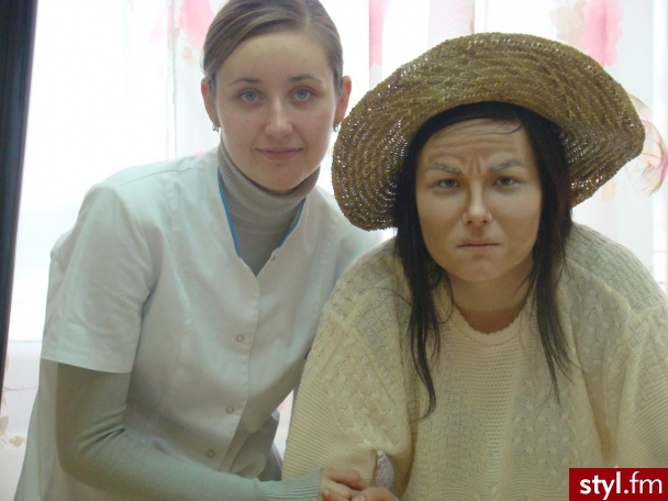 Babcia...
Postarzanie za pomocą makijażu... - Makijaże