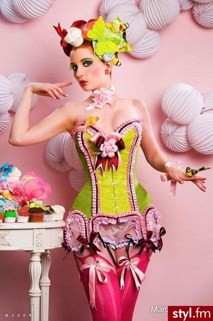 Gorset - Pozostałe Ciuchy Moda