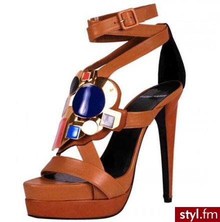 Jeżeli to zdjęcie jest już w galerii proszę o link - z chęcią dodam je do galerii:) - Pozostałe Buty Moda