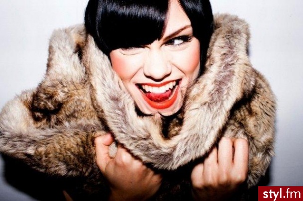 Jessie J - Średnie Fryzury