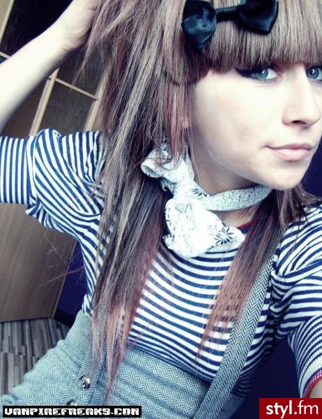 EMO Alternatywne Średnie Fryzury