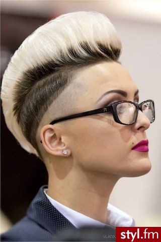 Blond Tribale - wzory na głowie Alternatywne Krótkie Fryzury