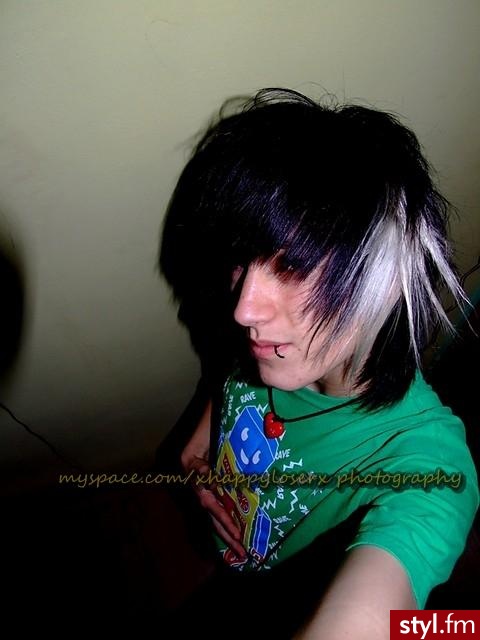happyloser - EMO Alternatywne Średnie Fryzury