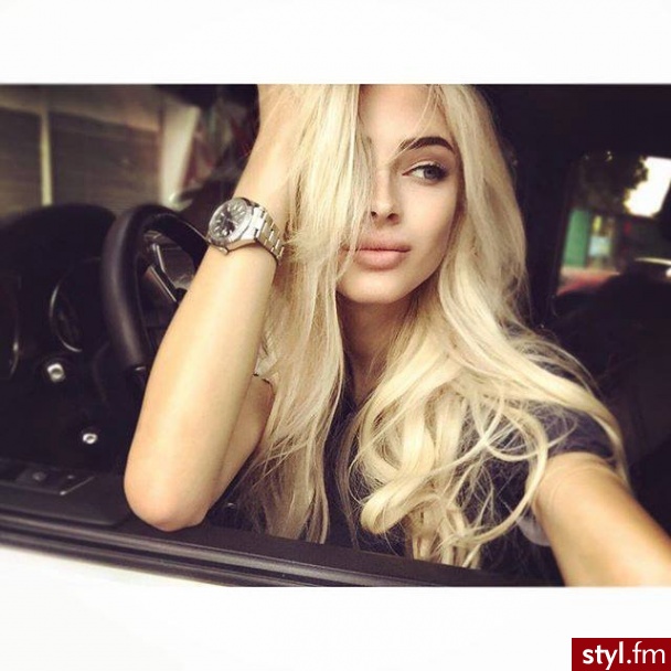 Blond Rozpuszczone Kręcone Na co dzień Długie Fryzury