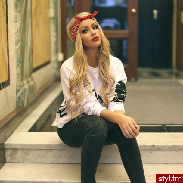 Blond Rozpuszczone Kręcone Na co dzień Długie Fryzury