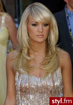 Carrie Underwood - Średnie Fryzury