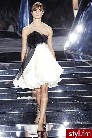sukienka. Marchesa
Jeżeli już jest proszę o link - Pozostałe Ciuchy Moda