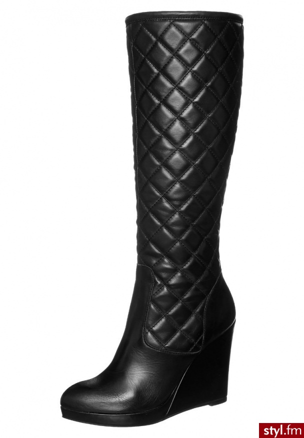 http://skroc.pl/e5938 - Kozaki Buty Moda