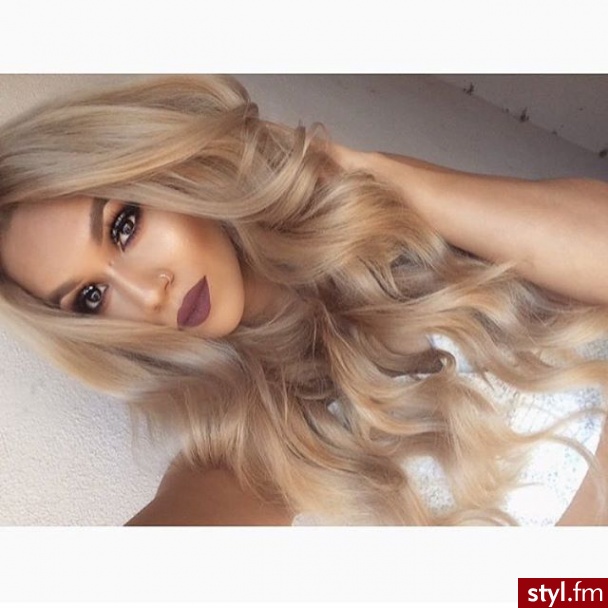Blond Rozpuszczone Kręcone Na co dzień Długie Fryzury