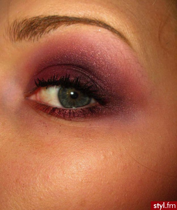 inspiracja. Lips:
MAC Cremesheen in Creme Cup
NYX Megashine Gloss in Pink Frost - Makijaże