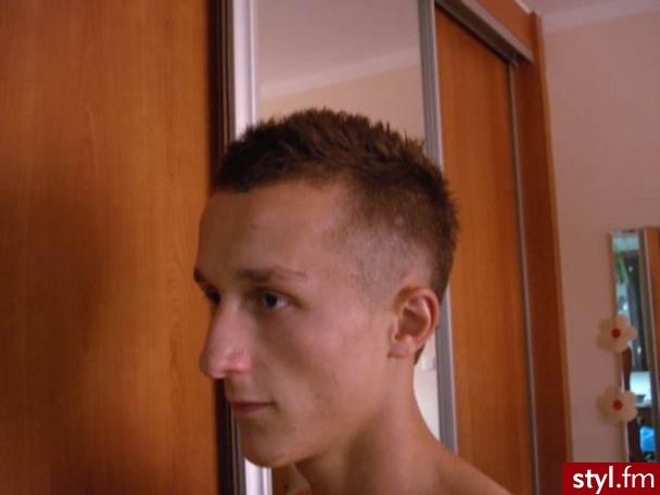 irokez męski - Średnie Męskie Fryzury
