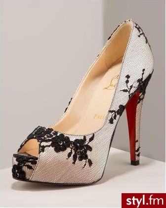 Koronkowe pantofelki od Christiana Louboutina ;) - Pozostałe Buty Moda