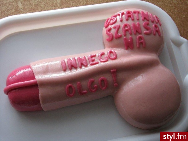 tort. tort penis na wieczór panieński :) 
inne torty u tej pani można znaleść : 

http://www.garnek.pl/ancia76/a/?p=2 

można równierz zamówić 


( reklama ) - Misz-masz