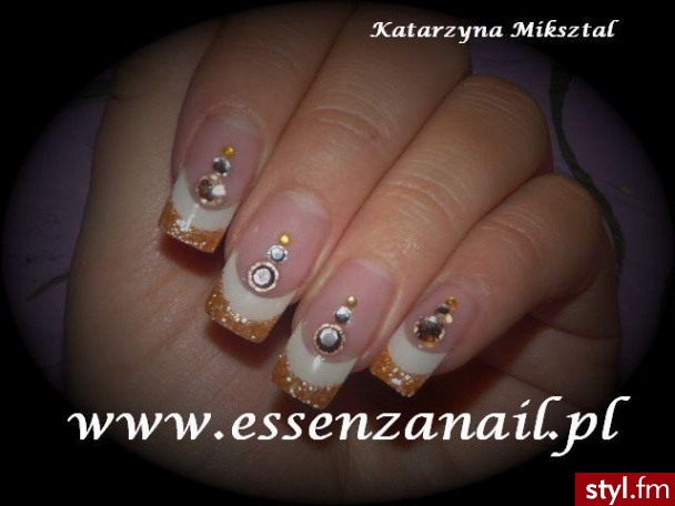 Essenza Nail. www.essenzanail.pl --> POLECAM!!! - Paznokcie