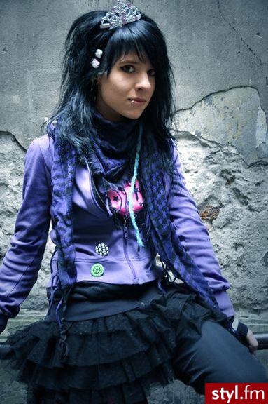 tak powinno być we fryzurach emo, ale nie wiem z jakiego powodu nie chciała się dodać :/ - Długie Fryzury