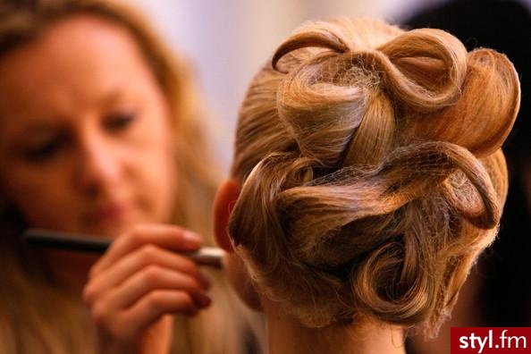 Kerastase Paris - Wieczorowe Średnie Fryzury