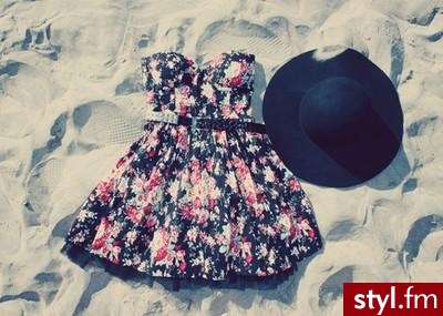 Sukienki Moda