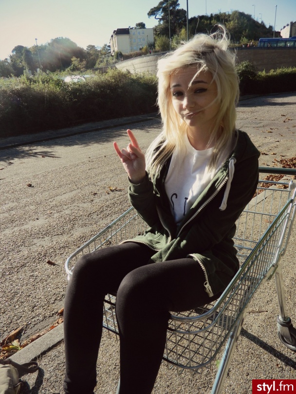 Blond Punk Rock Alternatywne Średnie Fryzury