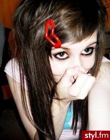 . - EMO Alternatywne Średnie Fryzury