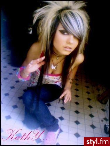 EMO Alternatywne Średnie Fryzury