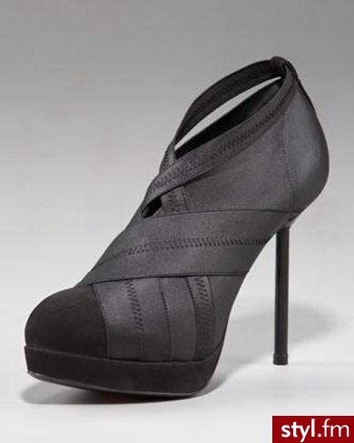 buty. Yves Saint Laurent
Jeżeli już jest proszę o link - Pozostałe Buty Moda