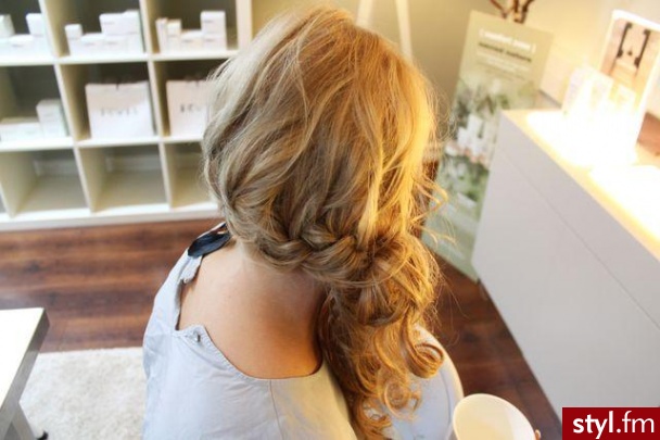 Blond Warkocze Kręcone Na co dzień Średnie Fryzury