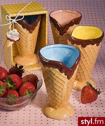 Lodowe pucharki... na lody :) Przy zakupie +30 sztuk cena jednego wynosi $2.52 - Misz-masz