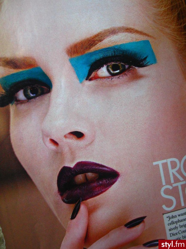 inspiracja. Lips:
MAC Media, Cyber lipsticks
NYX Marooned Mega shine gloss - Makijaże