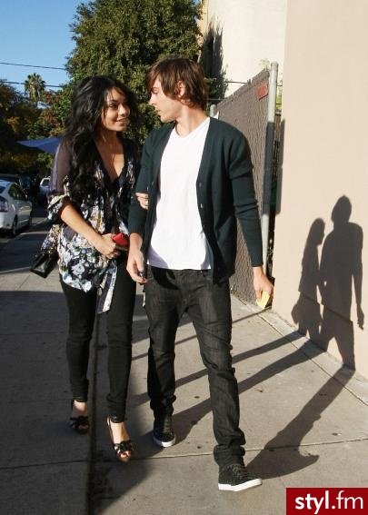 Vanessa Hudgens. Uwielbiam jej tuniczkę :) - Moda uliczna Inne Moda