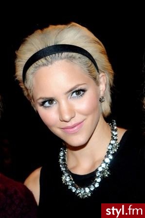 Średnie Fryzury