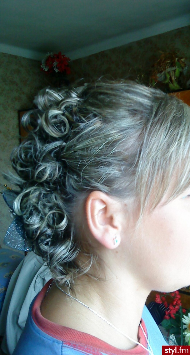 Blond Upięcie Kręcone z grzywką Wieczorowe Średnie Fryzury