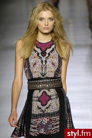 ciuchy. Etro
Jeżeli już jest proszę o link - Pozostałe Ciuchy Moda