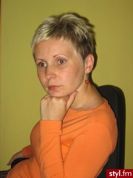 króciutko - Krótkie Fryzury