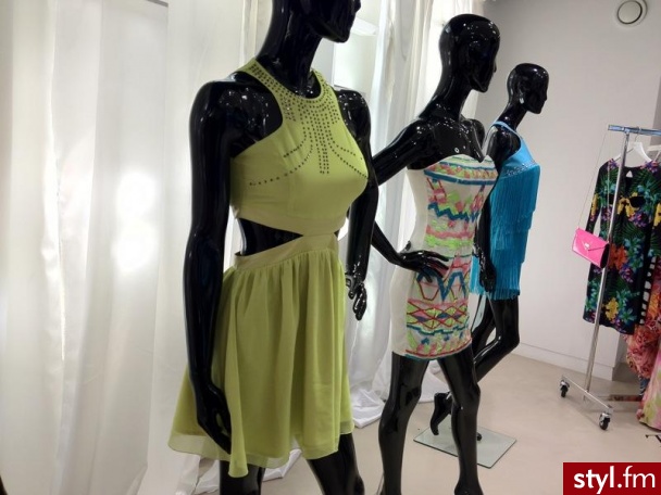 Sukienki Moda